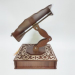 Support-Pupitre Moshaf en Bois Sculpté – Image 3